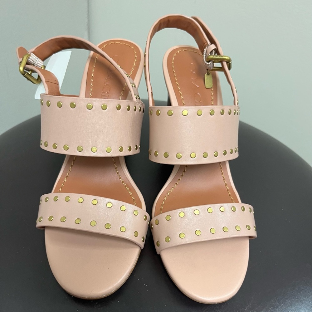 Coach Women’s Rylie Studded Slingback Sandal In Tan With Block 3” Heel Sz 7.5